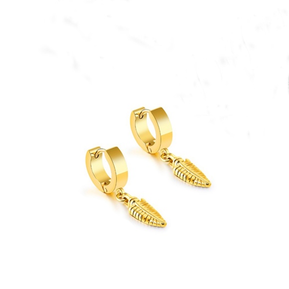 Feather Leaves Dangle Huggie Hinge earrings - Picture 7 of 8